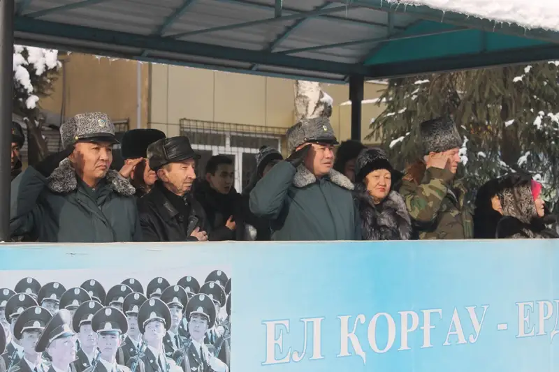 Олимпиада чемпиондары Баландин мен Рахимов әскери міндетін өтеуге аттанды