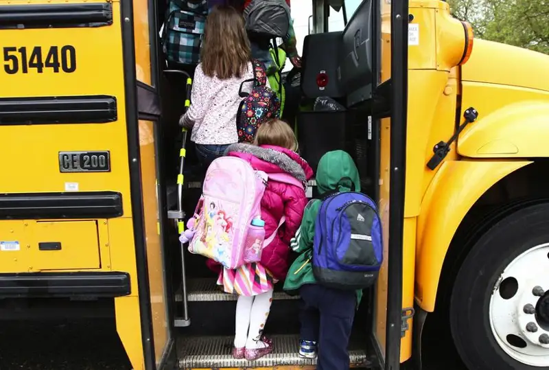 Автопарк сельских школ РК пополнится в 2022 году 515 новыми автобусами – Минобразования