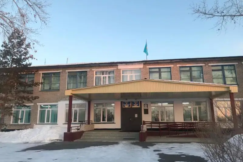 Pavlodarda oqýshylary tońyp otyrǵan aýyl mektebine kómir ýaqtyly jetkizilmegen