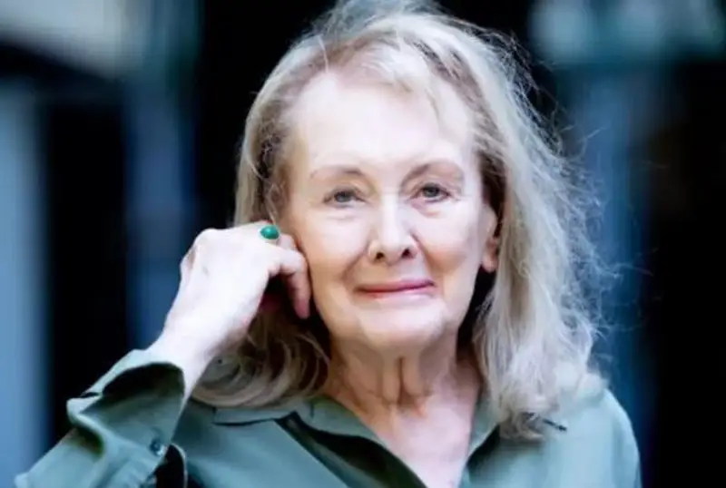 Нобелевскую премию по литературе получила француженка Анни Эрно