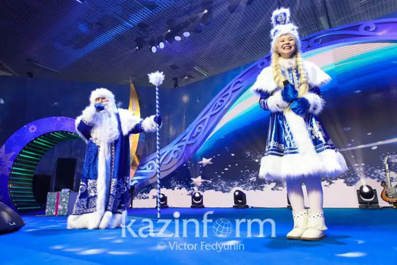 Сколько стоит аренда костюмов и новогоднее поздравление Деда Мороза и Снегурочки на дому