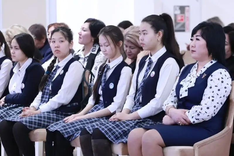 سولتۇستىك قازاقستاندا جوعارى وقۋ ورنىنا جانە قازاق مەكتەبىنە اباي ەسىمى بەرىلەدى