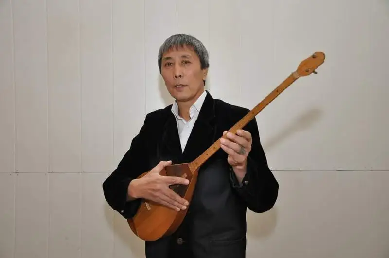 اۋىلدىڭ گۇلدەنۋى - قازاقستاننىڭ گۇلدەنۋى: اقمولا تۇرعىنى تۋعان اۋىلىنا ءان ارنادى