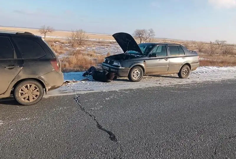 Семью с трехлетним ребенком спас полицейский в Павлодарской области