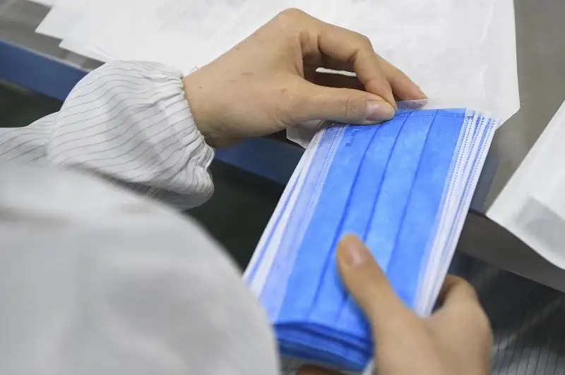 مەديسينالىق ماسكانى شىعارۋ باقىلاۋعا الىنعان - ەرالى توعجانوۆ