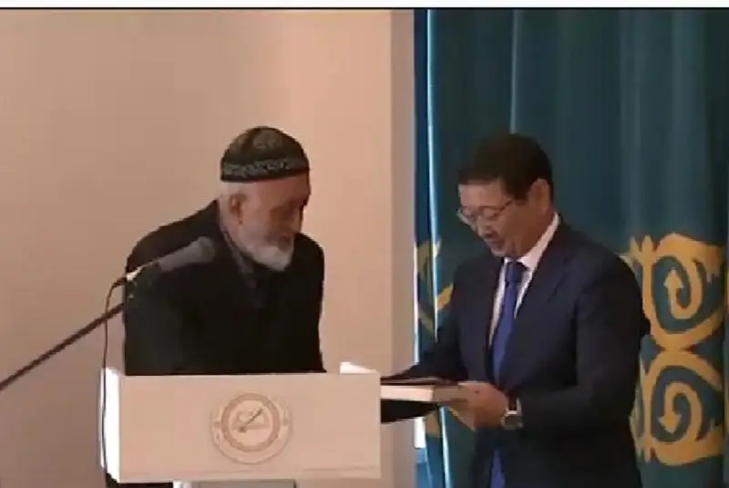 Ценную рукопись об Оспан-батыре передали в госархив РК