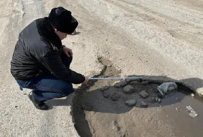Руководителей госорганов наказали за качество дорог в Актюбинской области