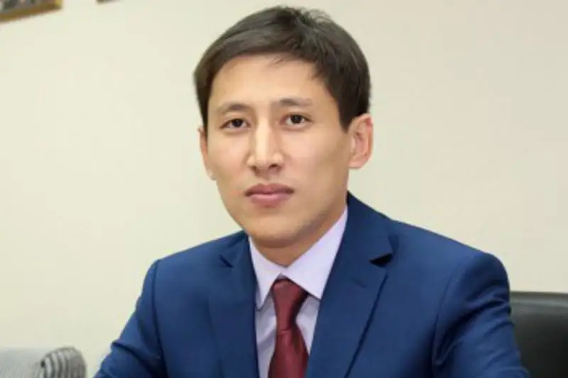 Изменения в проведении встреч акимов с народом назревали давно – эксперт