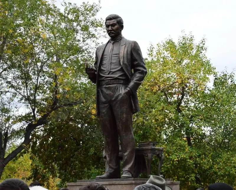 سەمەيدەگى ءاليحان بوكەيحانوۆتىڭ ەسكەرتكىشى مادەني مۇرا تىزىمىنە ەنگىزىلدى