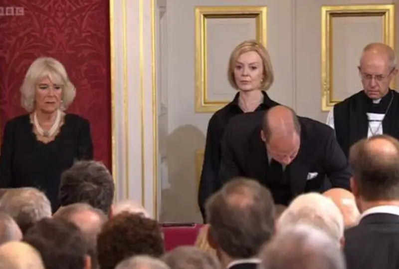 Карл III официально объявлен монархом