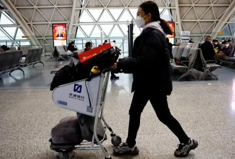 Birqatar el Qytaıdan keletin týrıster úshin koronavırýsqa test engizdi
