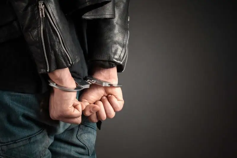 اقتوبەدە شەكارانى زاڭسىز كەسىپ وتكەن رەسەيلىك ۇستالدى