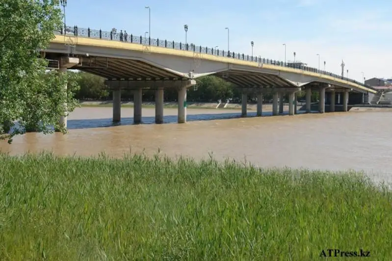 Центральный мост в Атырау закроется на пять месяцев