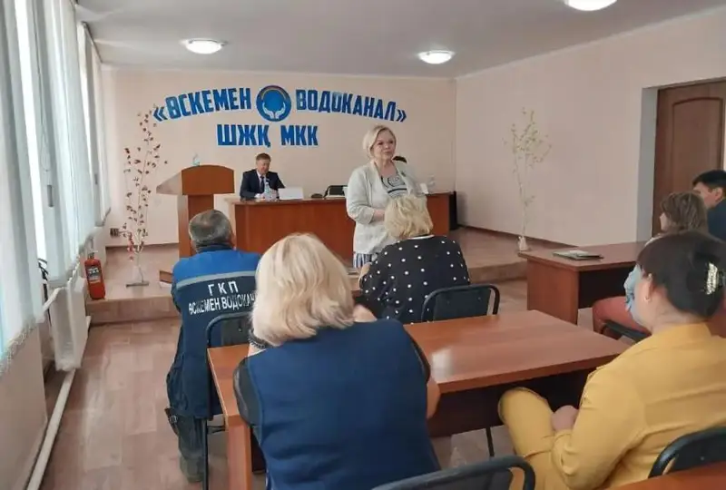 Низкие зарплаты беспокоят коммунальщиков Усть-Каменогорска