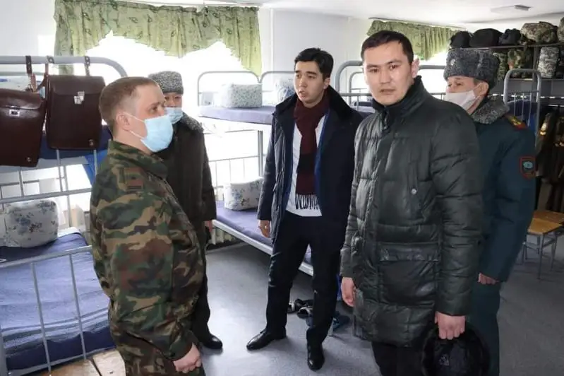 Kókshetaýdaǵy ofıtserler akademııasynyń 300 oryndyq jataqhanasynda 450 kýrsant turyp jatyr