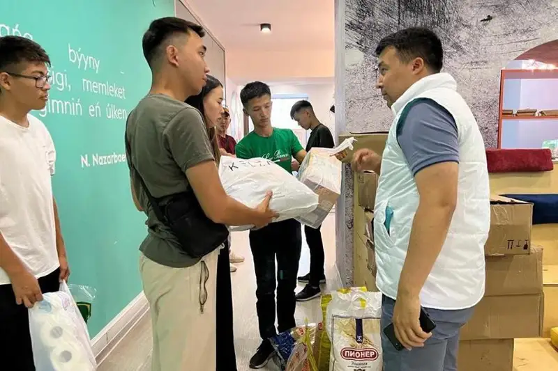 Открылись пункты приема гумпомощи партии «AMANAT» для пострадавших при пожаре