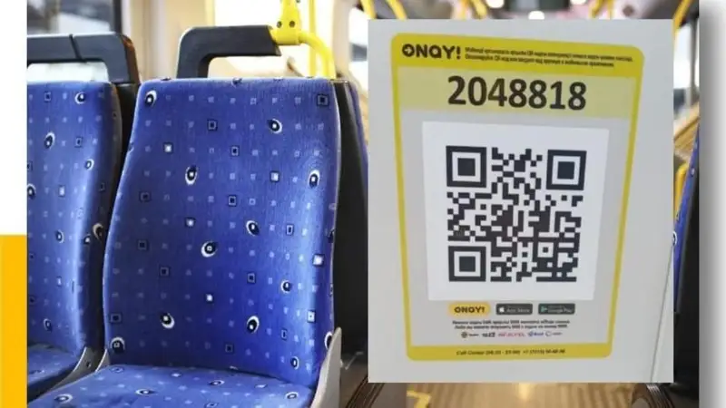 Qaraǵandynyń qoǵamdyq kólikterinde jolaqysyn tóleýge arnalǵan QR-kody bar japsyrmalar paıda boldy