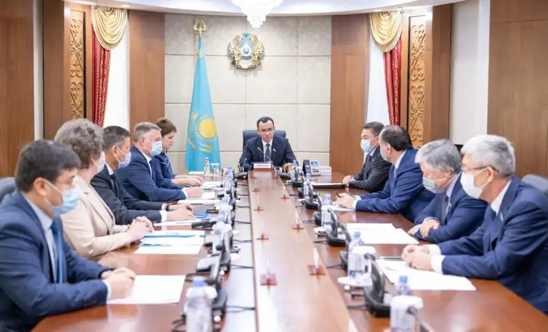 Alqabılerdiń qatysýymen qaralatyn ister sanaty keńeıedi - Senat