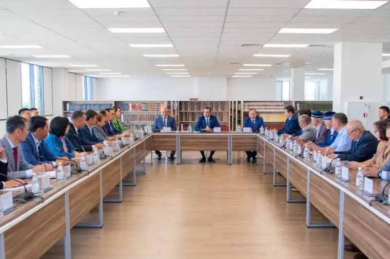 Konstıtýtsııalyq reforma saıası básekeni damytýǵa jol ashady – Máýlen Áshimbaev