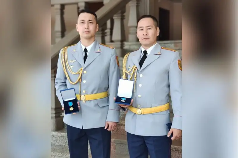 Полицейских СКО наградили за спасение людей