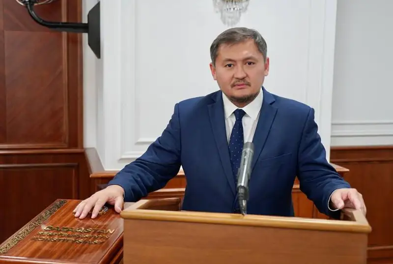 Жаңа тағайындалған министр Саясат Нұрбек салтанатты түрде ант берді