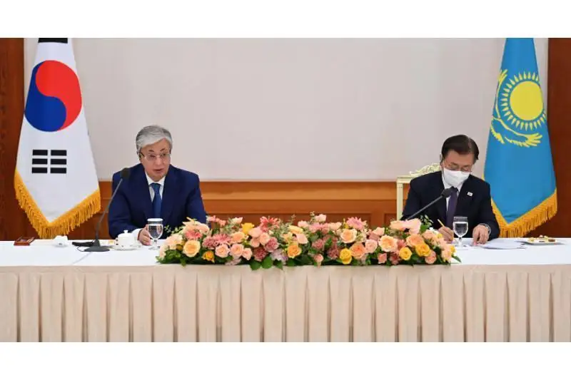 قازاقستان پرەزيدەنتى كورەيا بيزنەسىنىڭ كوشباسشىلارىمەن كەزدەستى
