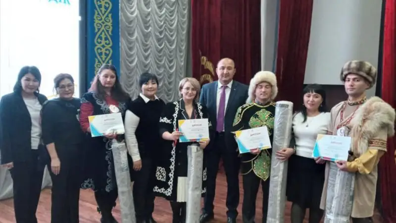 مەملەكەتتىك ءتىل - تاۋەلسىزدىك تىرەگى