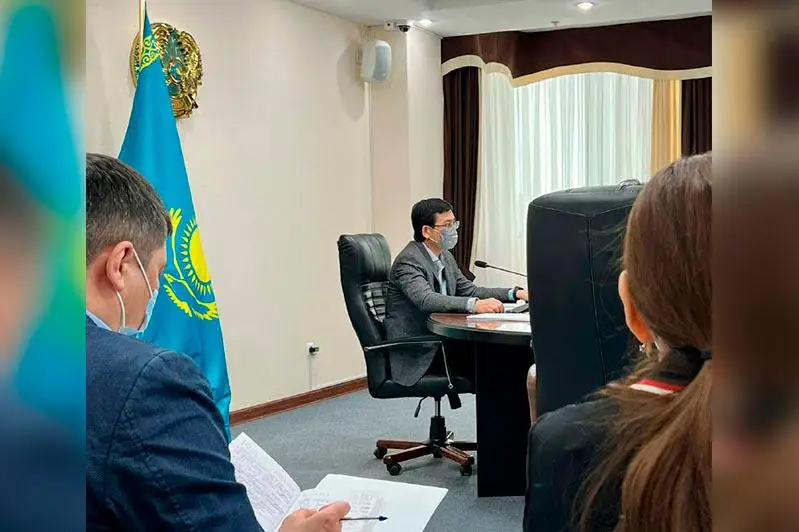 Министр образования и науки провел аппаратное совещание