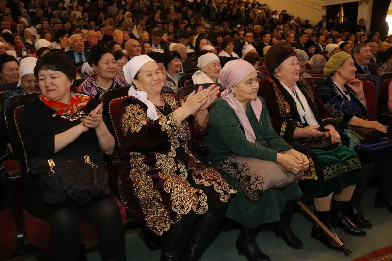 Атыраудағы республикалық айтыстың бас жүлдесін 2 ақын жеңіп алды