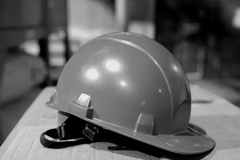 В Экибастузе во время ремонта трубы котла упал и погиб сварщик