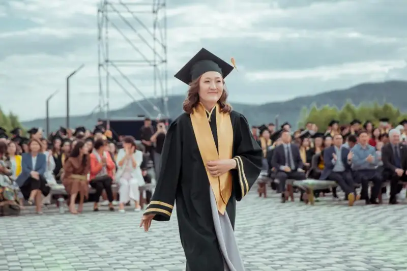 الەمنىڭ 20 ۋنيۆەرسيتەتىنەن شاقىرتۋ العان قازاقستاندىق قىز ليتۆانى تاڭدادى