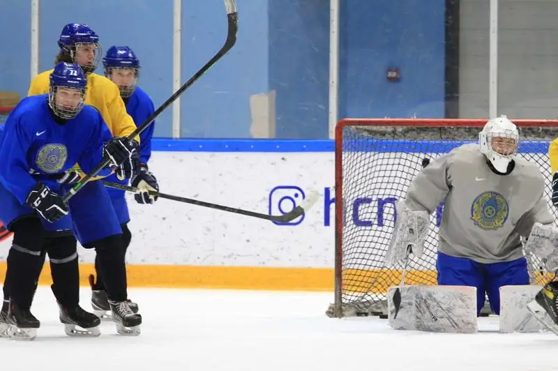 Назван состав юниорской сборной Казахстана на матч ЧМ-2022 по хоккею против Франции