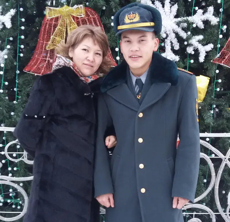 Экономикалық тергеу қызметінің қызметкері  ар мен адалдықтың символы