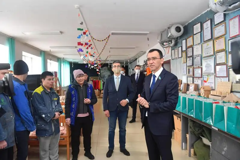 Спикер Сената посетил социальную мастерскую и центр социального обслуживания