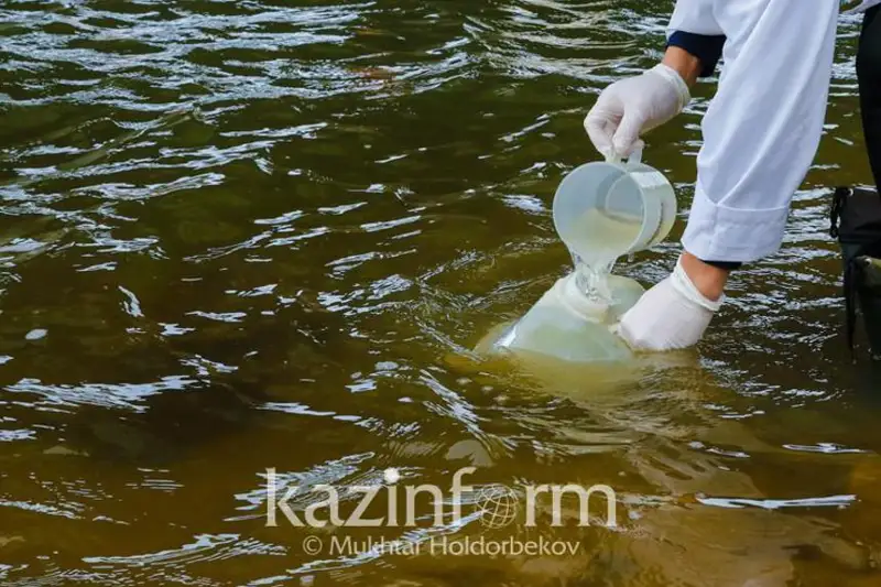 Воду и почву с пляжей исследовали санврачи СКО