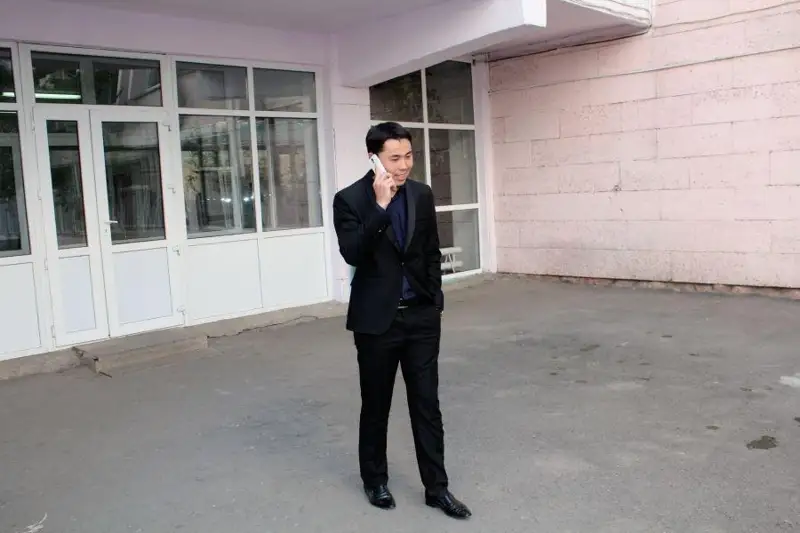 ءبىز نەگە «اللو» دەيمىز؟