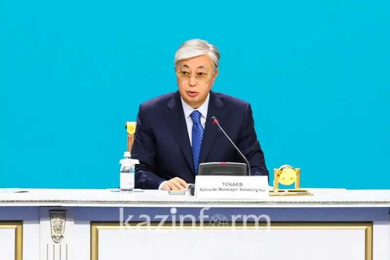 پرەزيدەنت: بيلىك تىزگىنىن قابىلدايتىن جاس ماماندار رەزەرۆىن دايىنداپ جاتىرمىز