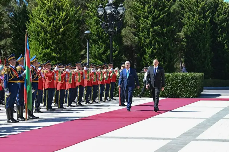 Визит Президента РК в Азербайджан придаст новый импульс двустороннему сотрудничеству - политолог