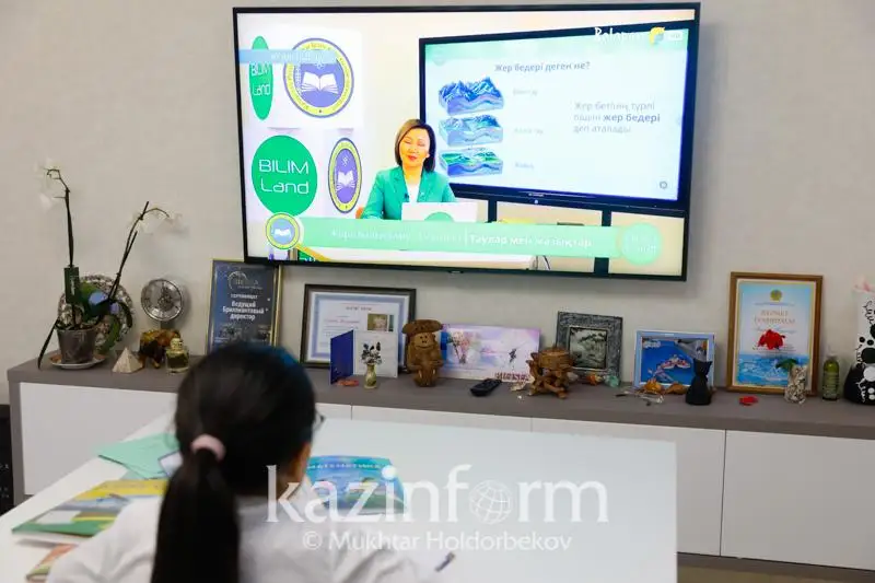 تەلەارنالار ارقىلى ءبىلىم الۋ تۋرالى جاقسى پىكىرلەر ايتىلۋدا – ب ع م