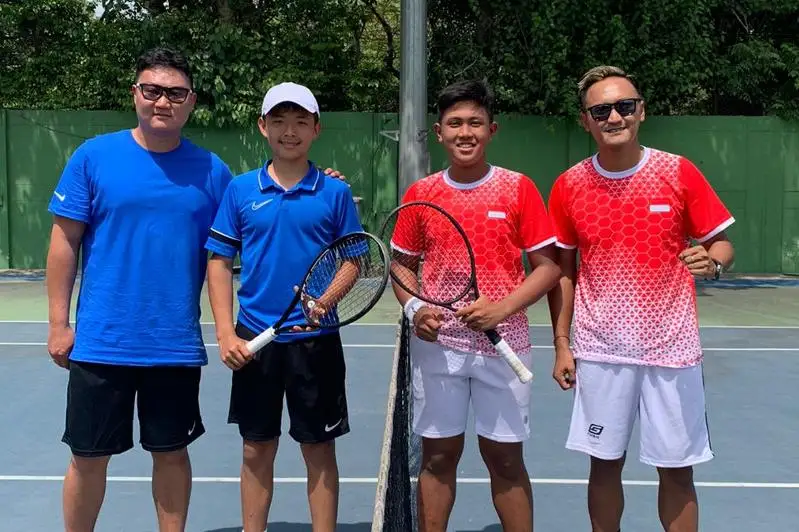 Сборная Казахстана с победы стартовала на юниорском теннисном турнире в Индии