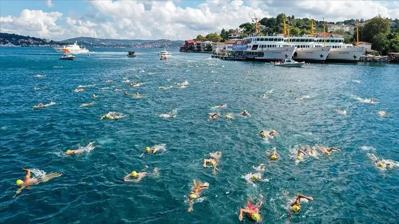 Межконтинентальный заплыв через Босфор прошел в Стамбуле