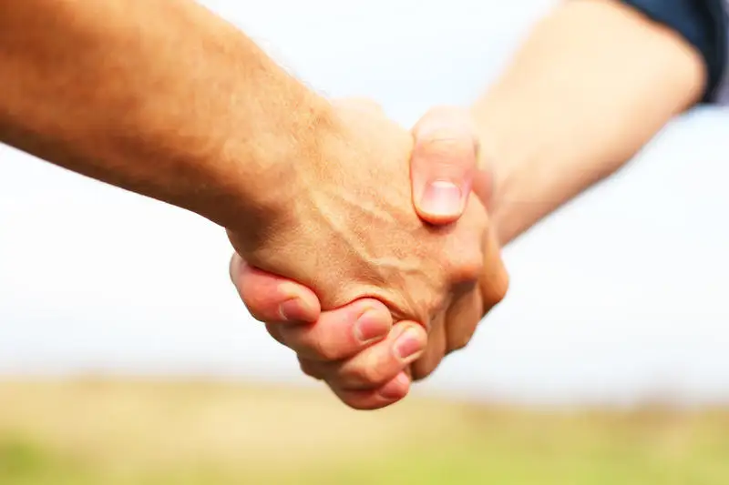 ۇيلەنگەن دوس پەن ۇيلەنبەگەن دوس