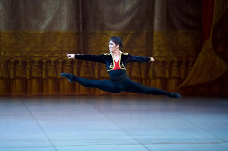 Звезда балета Казахстана блистает на театральных подмостках мира