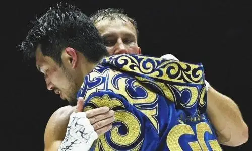 Стала известна судьба подаренного Головкиным Мурате казахского чапана