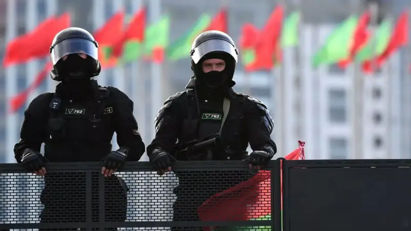 لۋكاشەنكو بەلارۋستە ازامات سوعىسى باستالۋى مۇمكىن دەپ قاۋىپتەنە باستادى