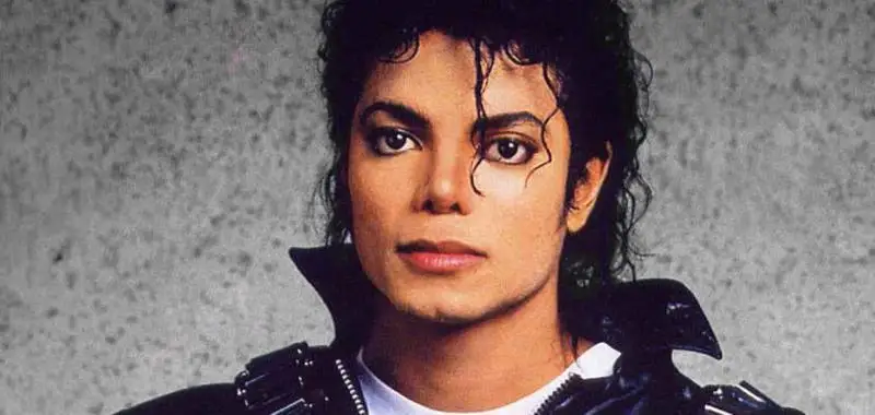 وپەراتسيا جاساتپاسا مايكل دجەكسوننىڭ ءتۇرى قانداي بولار ەدى؟ - فوتو