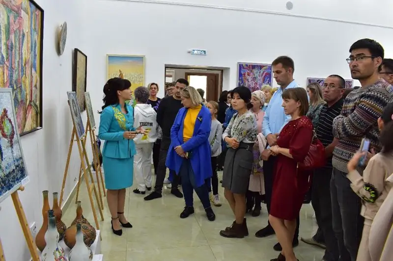 Известный художник и скульптор проводит выставку в Кокшетау