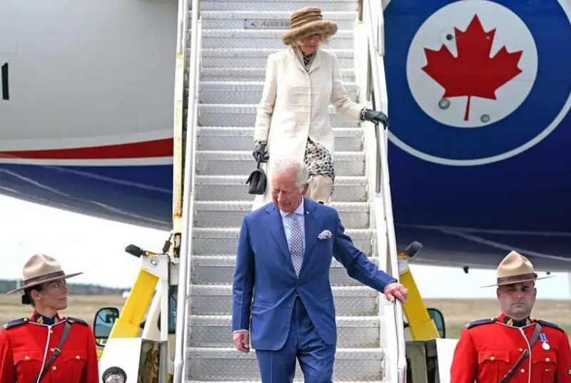 Принц Чарльз и Камилла прибыли в Канаду в рамках королевского тура