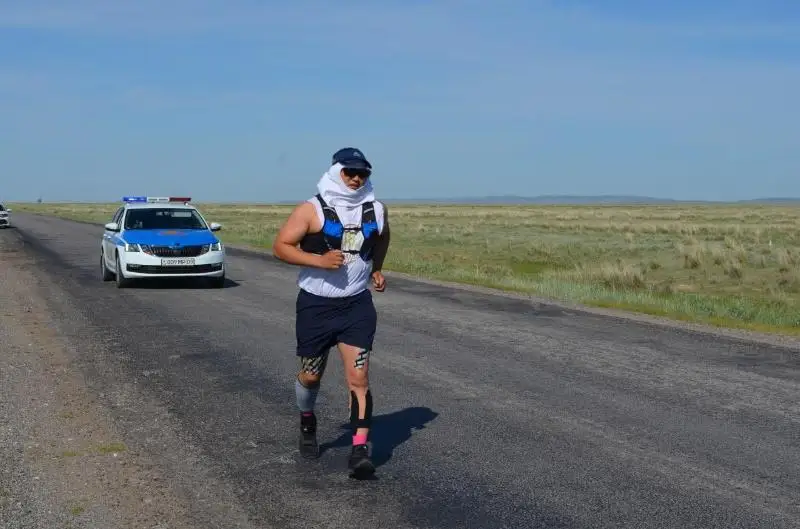 ۋلترامارافونشى زاڭعار الكەنوۆ 320 شاقىرىمدى 45 ساعاتتا جۇگىرىپ ءوتتى