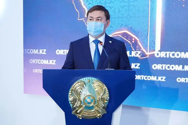 مۇرات ايتەنوۆ ماجبۇرلەپ ۆاكسينالاۋعا قاتىستى پىكىر ءبىلدىردى